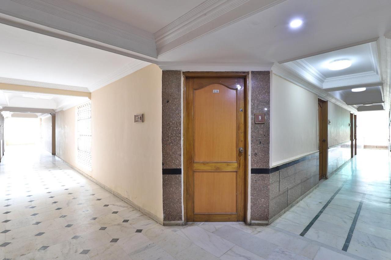Spot On Hotel Decent Ананд Екстер'єр фото